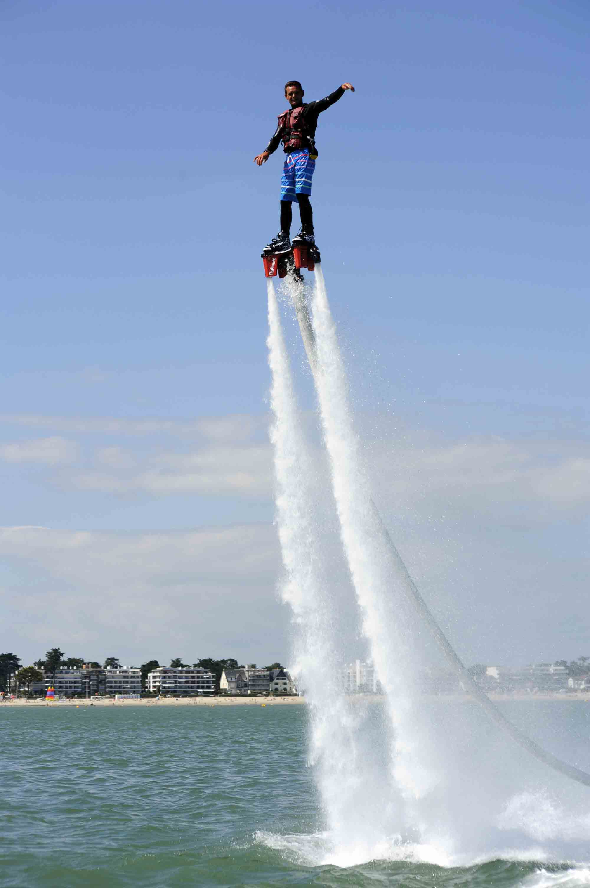 Flyboard Atlantic Jet Evasion